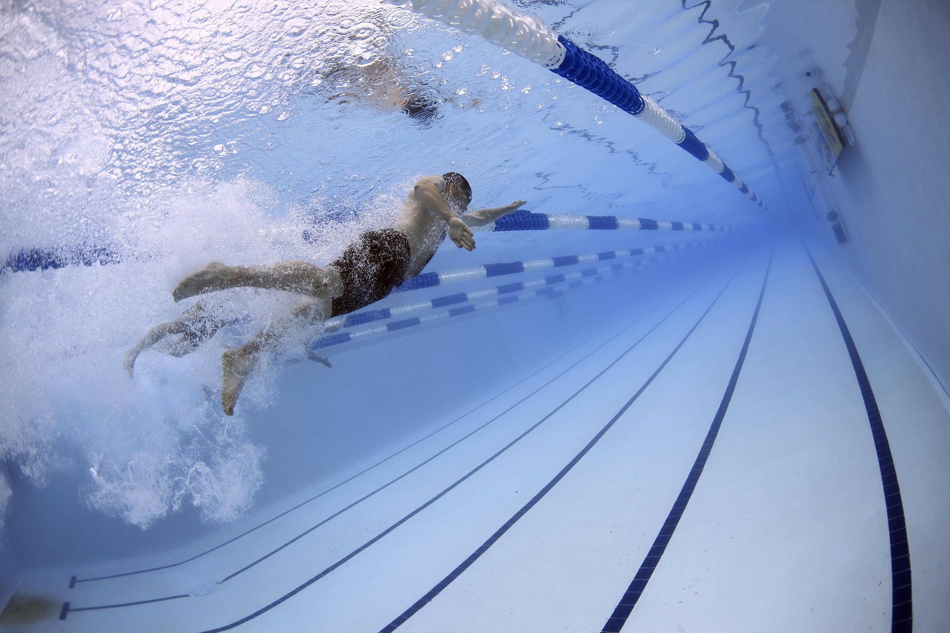 Nuoto in piscina