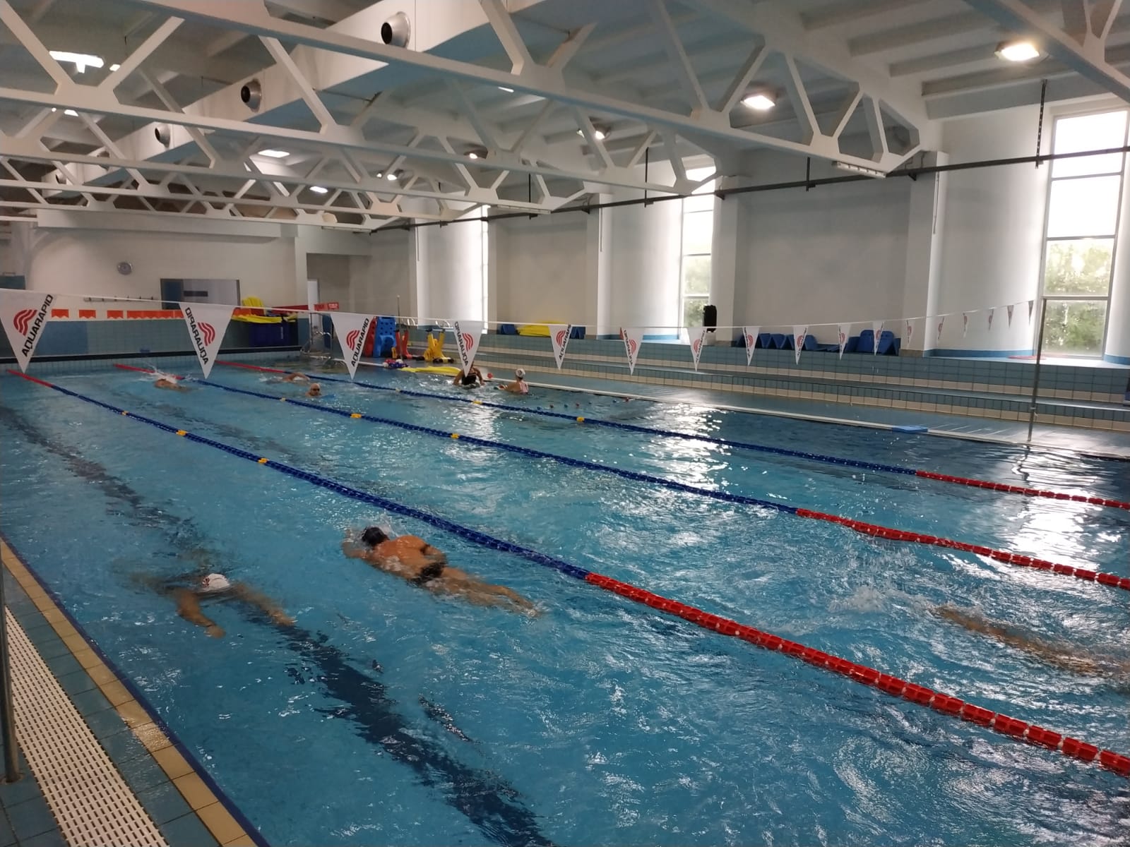 Nuoto in piscina